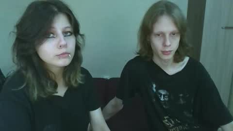Crystal and Marcl online show from November 14, 2025, 10:07 pm