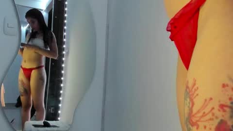 crystal_rainers online show from December 3, 2024, 6:04 am