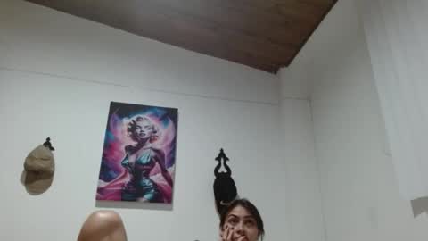 Crystal Blaze online show from April 17, 2026, 12:46 am