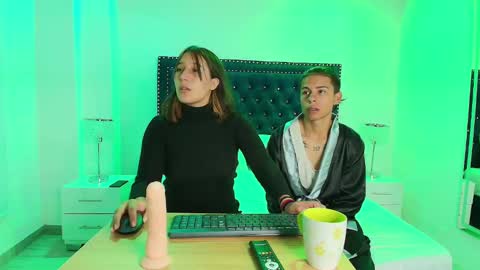 Crystal y Thiago online show from January 4, 2025, 3:29 am