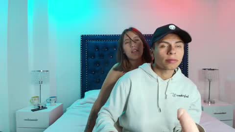 Crystal y Thiago online show from January 10, 2025, 3:50 am