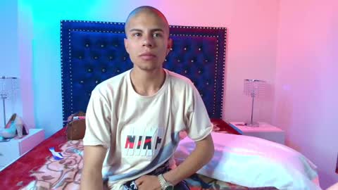 Crystal y Thiago online show from January 16, 2025, 5:21 am