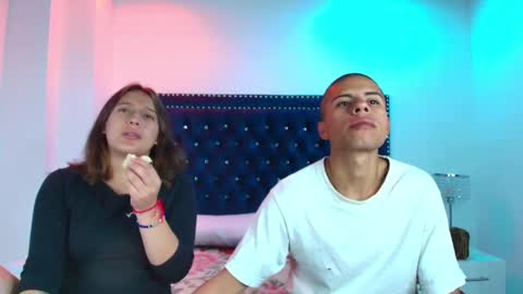 Crystal y Thiago online show from January 19, 2025, 1:53 am