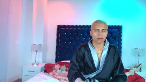 Crystal y Thiago online show from January 19, 2025, 2:06 pm