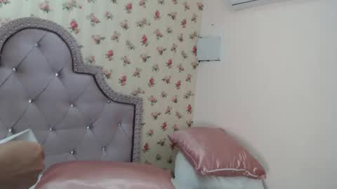 Milf Latina online show from April 13, 2026, 12:54 pm