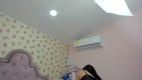 Milf Latina online show from July 13, 2026, 1:36 pm