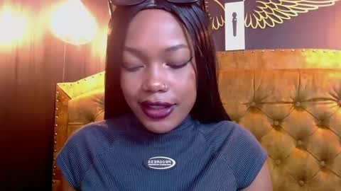 Crystal online show from February 26, 2025, 8:33 pm