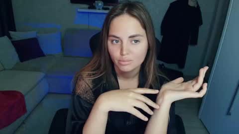 Snapshot of crystalemily chatting on October 1, 2025, 7:09 pm crystalemily online show from October 1, 2025, 7:09 pm