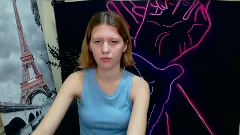 Snapshot of crystalgirl__ chatting on January 8, 2025, 4:00 pm Stella online show from January 8, 2025, 4:00 pm