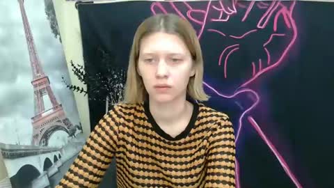 Snapshot of crystalgirl__ chatting on January 9, 2025, 7:10 am Stella online show from January 9, 2025, 7:10 am