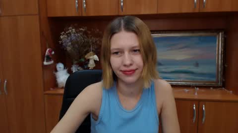 Snapshot of crystalgirl__ chatting on January 14, 2025, 12:35 pm Stella online show from January 14, 2025, 12:35 pm