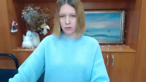 Snapshot of crystalgirl__ chatting on January 17, 2025, 3:22 pm Stella online show from January 17, 2025, 3:22 pm