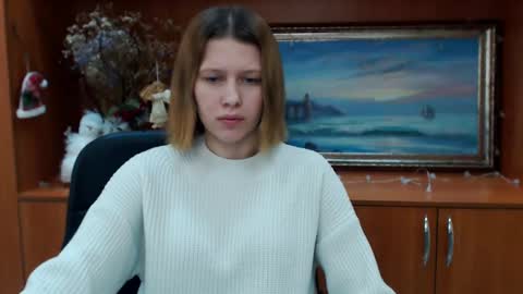 Snapshot of crystalgirl__ chatting on January 19, 2025, 10:28 am Stella online show from January 19, 2025, 10:28 am