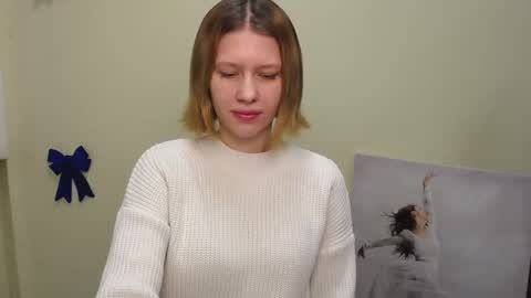 Snapshot of crystalgirl__ chatting on January 20, 2025, 10:07 am Stella online show from January 20, 2025, 10:07 am