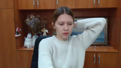 Snapshot of crystalgirl__ chatting on January 21, 2025, 7:04 am Stella online show from January 21, 2025, 7:04 am