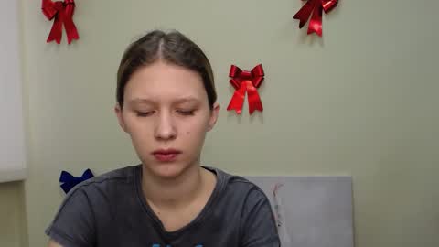 Snapshot of crystalgirl__ chatting on February 2, 2025, 7:30 am Stella online show from February 2, 2025, 7:30 am