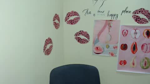 Snapshot of crystalgirl__ chatting on February 6, 2025, 4:58 pm Stella online show from February 6, 2025, 4:58 pm