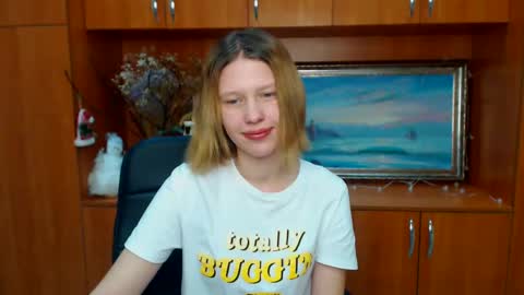 Snapshot of crystalgirl__ chatting on February 11, 2025, 1:41 pm Stella online show from February 11, 2025, 1:41 pm