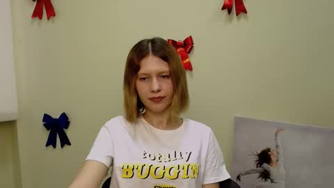 Snapshot of crystalgirl__ chatting on February 14, 2025, 1:18 pm Stella online show from February 14, 2025, 1:18 pm