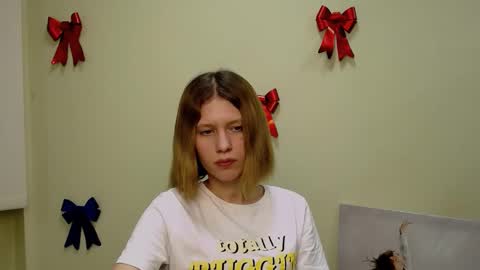 Snapshot of crystalgirl__ chatting on February 14, 2025, 5:03 pm Stella online show from February 14, 2025, 5:03 pm