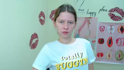 Snapshot of crystalgirl__ chatting on February 20, 2025, 11:09 am Stella online show from February 20, 2025, 11:09 am