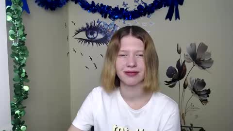 Snapshot of crystalgirl__ chatting on February 22, 2025, 10:51 am Stella online show from February 22, 2025, 10:51 am