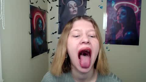 Snapshot of crystalgirl__ chatting on March 9, 2025, 7:23 am Stella online show from March 9, 2025, 7:23 am