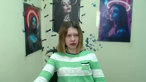 Snapshot of crystalgirl__ chatting on March 10, 2025, 7:21 am Stella online show from March 10, 2025, 7:21 am