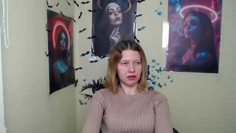 Snapshot of crystalgirl__ chatting on March 11, 2025, 10:18 am Stella online show from March 11, 2025, 10:18 am