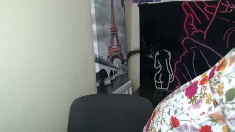 Snapshot of crystalgirl__ chatting on September 14, 2025, 12:04 pm Stella online show from September 14, 2025, 12:04 pm