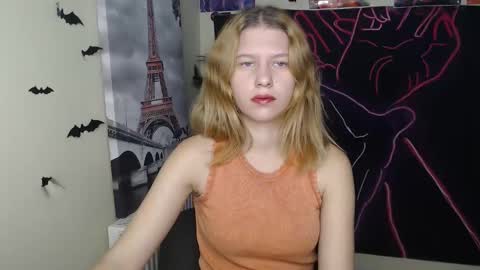 Snapshot of crystalgirl__ chatting on November 3, 2025, 7:31 am Stella online show from November 3, 2025, 7:31 am