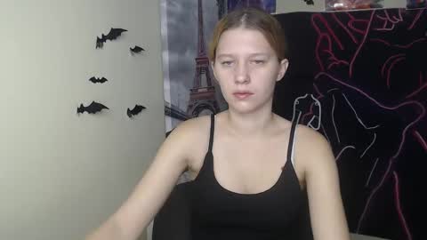 Snapshot of crystalgirl__ chatting on November 11, 2025, 7:41 am Stella online show from November 11, 2025, 7:41 am