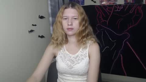 Snapshot of crystalgirl__ chatting on November 20, 2025, 7:30 am Stella online show from November 20, 2025, 7:30 am