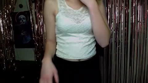 Snapshot of crystalgirl__ chatting on November 22, 2025, 7:29 am Stella online show from November 22, 2025, 7:29 am