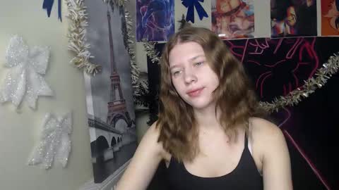 Snapshot of crystalgirl__ chatting on December 18, 2025, 6:47 pm Stella online show from December 18, 2025, 6:47 pm