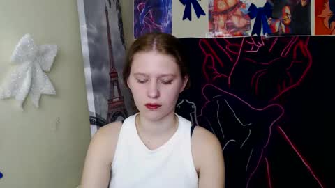 Snapshot of crystalgirl__ chatting on March 11, 2026, 1:17 pm Stella online show from March 11, 2026, 1:17 pm