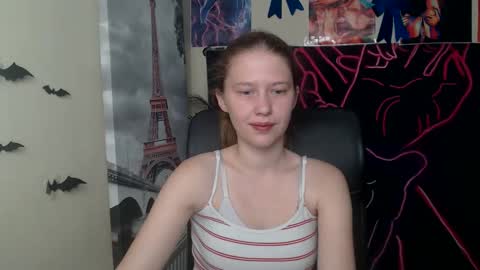 Snapshot of crystalgirl__ chatting on May 7, 2026, 6:30 am Stella online show from May 7, 2026, 6:30 am