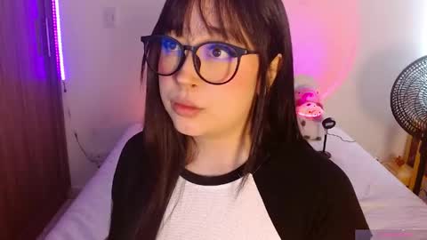 Olivia  online show from June 4, 2026, 1:28 pm