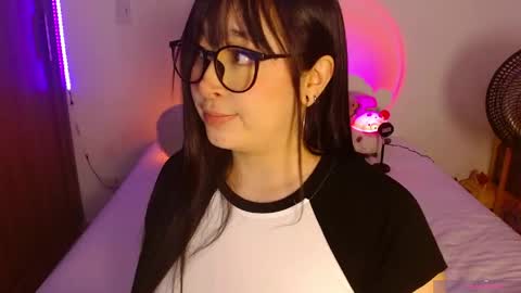 Olivia  online show from June 5, 2026, 1:34 am