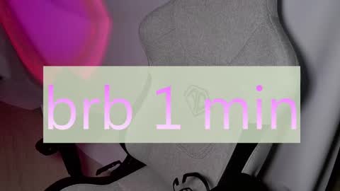 Snapshot of crystallkris chatting on January 10, 2025, 1:32 am Kristina online show from January 10, 2025, 1:32 am