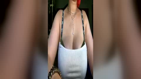 Snapshot of crystalyn777 chatting on June 11, 2026, 12:32 am crystalyn777 online show from June 11, 2026, 12:32 am