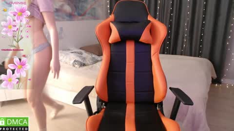 Snapshot of crystalyss chatting on February 5, 2025, 12:10 am Lia online show from February 5, 2025, 12:10 am