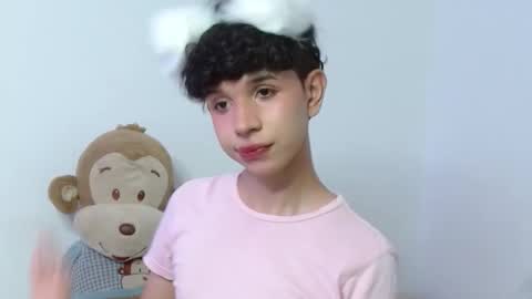 Cuddly online show from October 14, 2025, 3:40 am