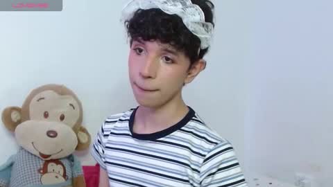 Cuddly online show from November 28, 2025, 10:23 pm