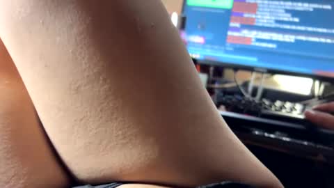 Snapshot of cum_all_over_mmee chatting on February 15, 2025, 11:50 am im KIM new girl to spoil online show from February 15, 2025, 11:50 am