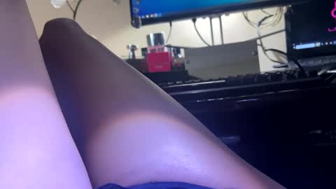 Snapshot of cum_all_over_mmee chatting on February 21, 2025, 7:34 am im KIM new girl to spoil online show from February 21, 2025, 7:34 am