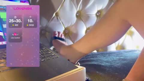 Snapshot of cum_all_over_mmee chatting on September 9, 2025, 5:23 pm im KIM new girl to spoil online show from September 9, 2025, 5:23 pm