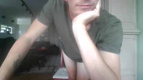 Snapshot of cum_swallow_bi chatting on May 31, 2026, 3:08 pm cum_swallow_bi online show from May 31, 2026, 3:08 pm
