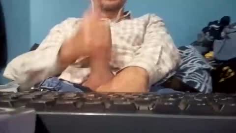 Snapshot of cumbian_chero chatting on May 23, 2026, 9:41 pm cumbian_chero online show from May 23, 2026, 9:41 pm