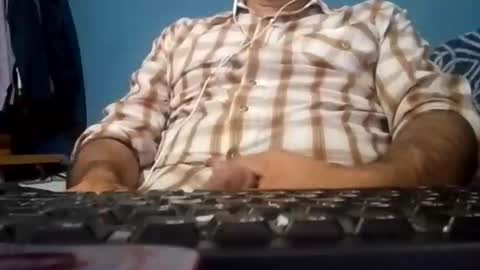 Snapshot of cumbian_chero chatting on June 1, 2026, 6:15 am cumbian_chero online show from June 1, 2026, 6:15 am